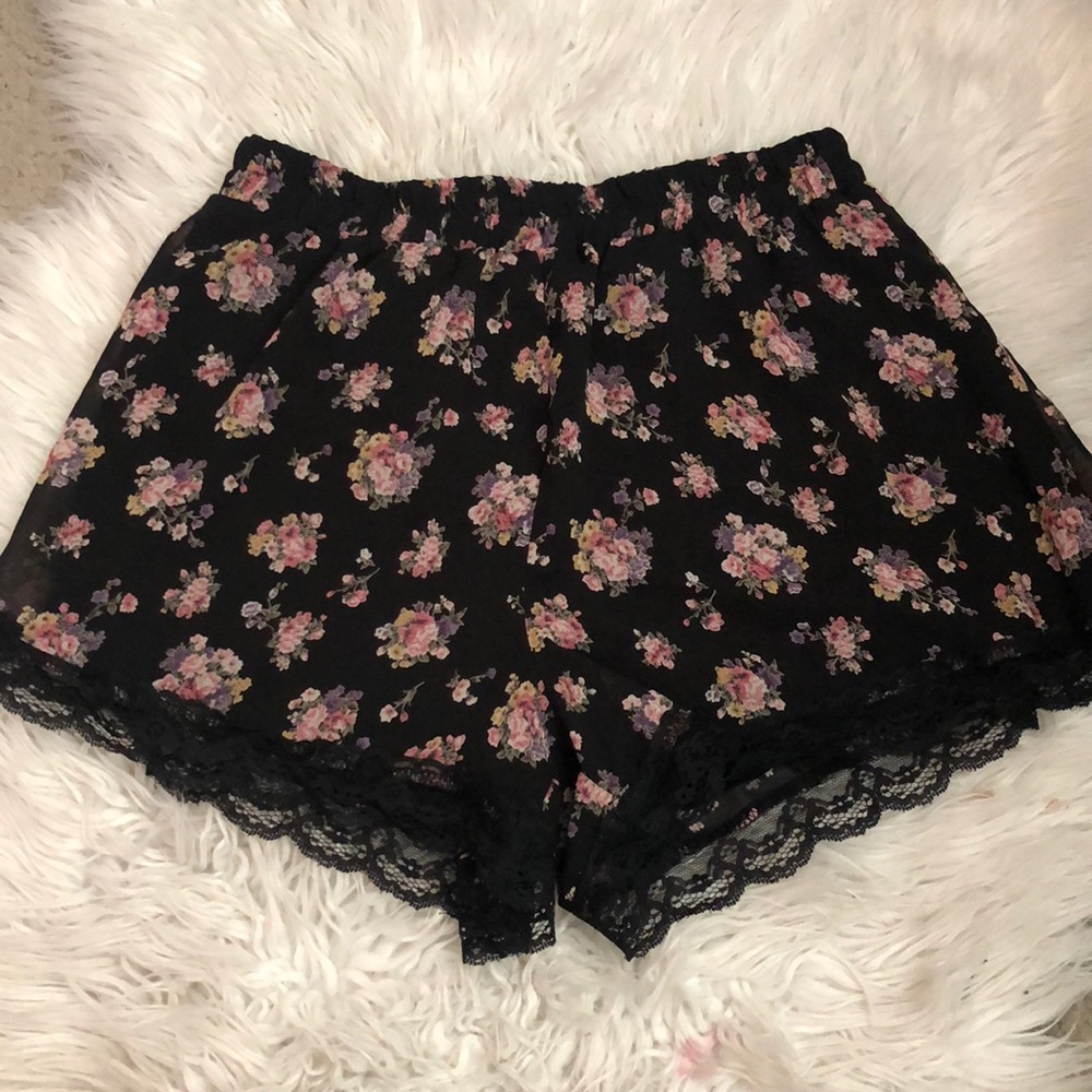 Floral flowy shorts